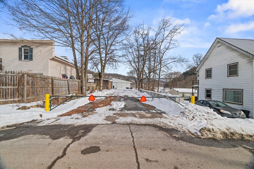 More Photos Of 309 Main St, Emlenton General Retail For Sale