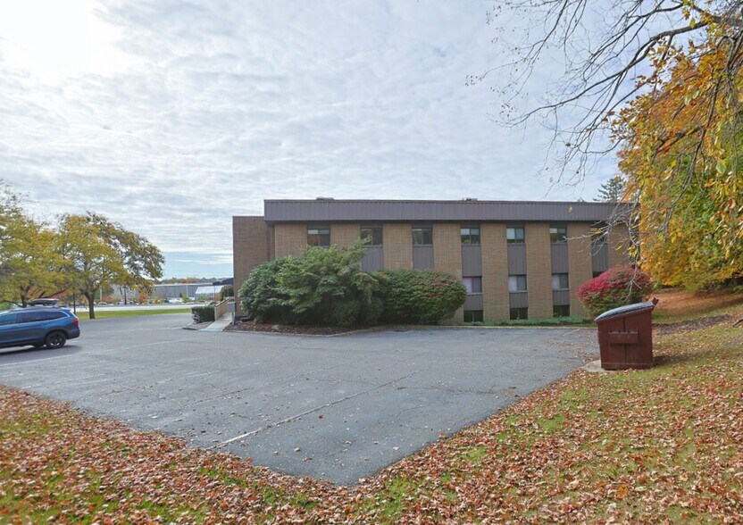 More Photos Of 633 Rt-211, Middletown Office For Sale