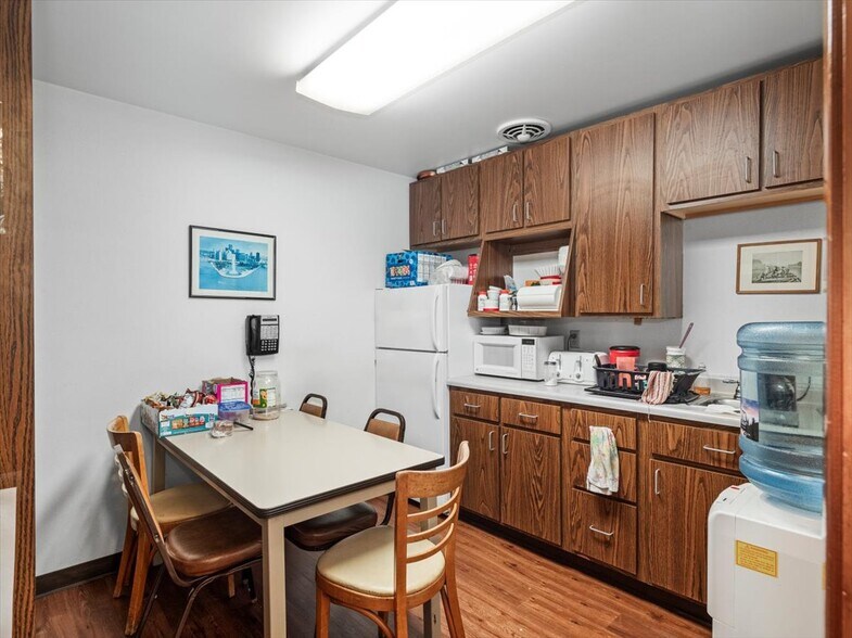 More Photos Of 584 Brown Ave, Turtle Creek Office For Sale