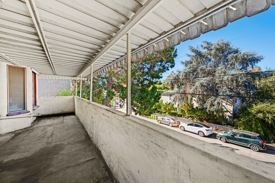 More Photos Of 2106 Valentine St, Los Angeles Apartments For Sale