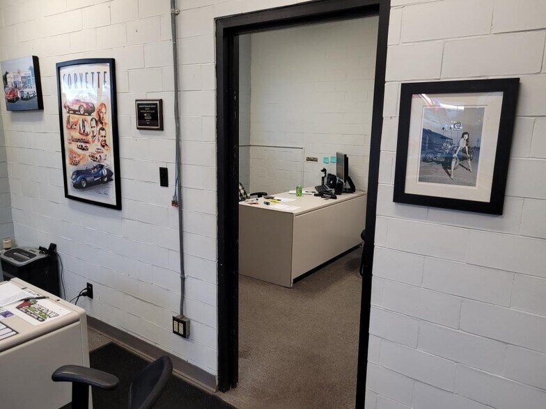 More Photos Of 559 N Hastings Way, Eau Claire Research And Development For Sale