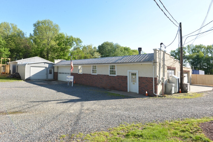 307 Gravel Hill Rd, Monroe Township, NJ 08831 Industrial Live Work