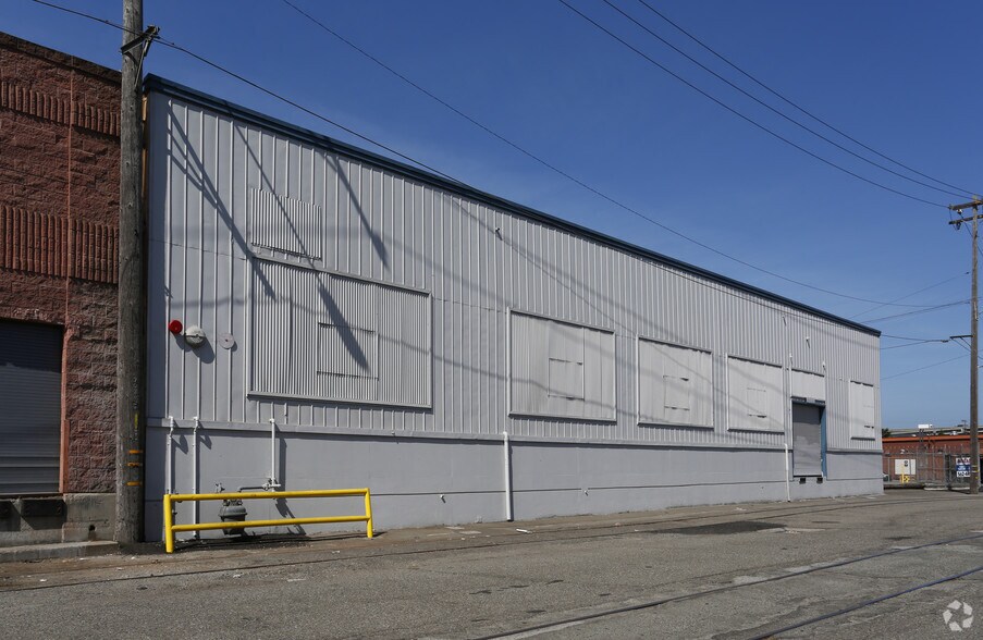 More Photos Of 2500 Campbell St, Oakland Manufacturing For Lease