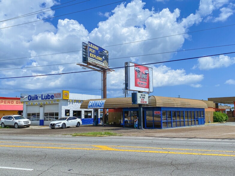 More Photos Of 9 Pass Rd, Gulfport Carwash For Sale