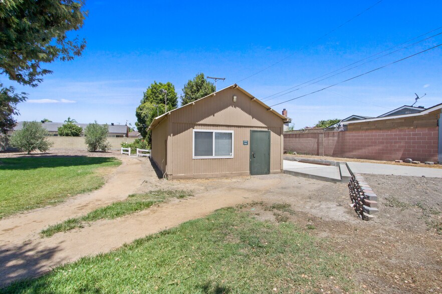 More Photos Of 6575 Crescent Ave, Buena Park Schools For Lease