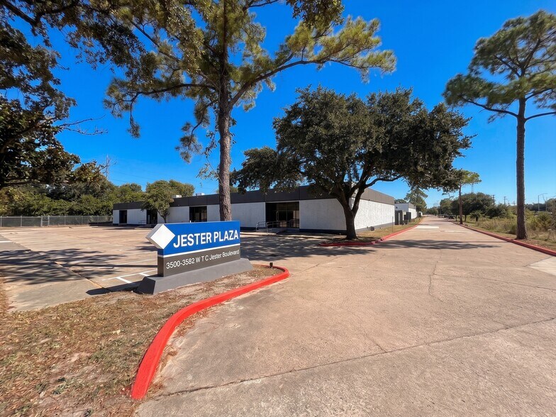 Primary Photo Of 3548-3564 W TC Jester Blvd, Houston Unknown For Lease