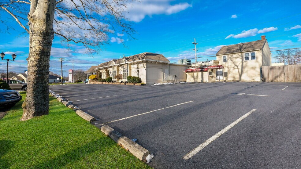 More Photos Of 1373 Easton Rd, Warrington Restaurant For Sale