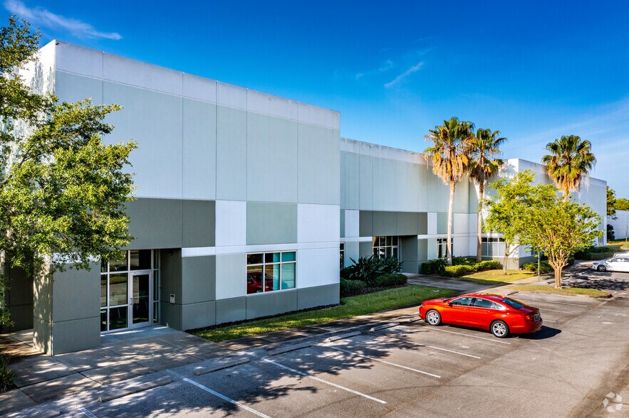 More Photos Of 2855 Interstate Dr, Lakeland Industrial For Lease