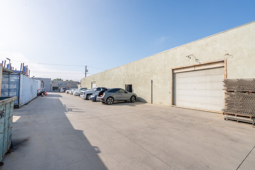 More Photos Of 661 Arroyo St, San Fernando Manufacturing For Lease
