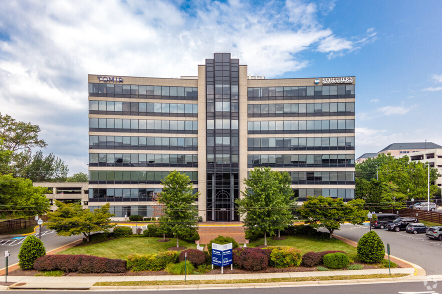 Primary Photo Of 1950 Old Gallows Rd, Vienna Office For Lease