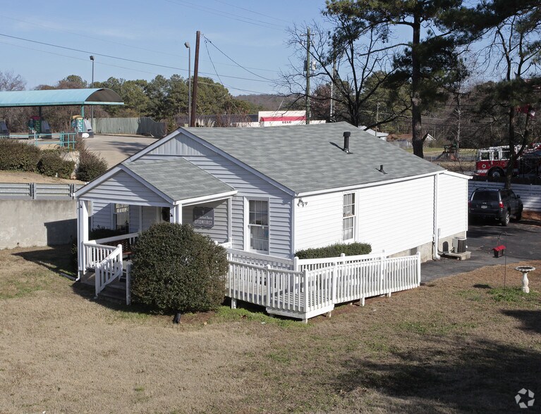 Primary Photo Of 800 NE Brackett Rd, Marietta Medical For Sale