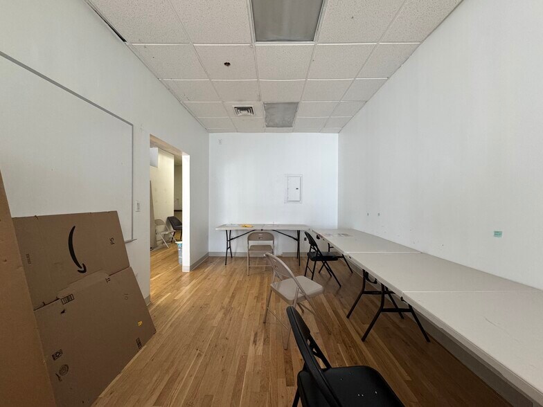 More Photos Of 412 Eighth Ave, New York Loft Creative Space For Lease