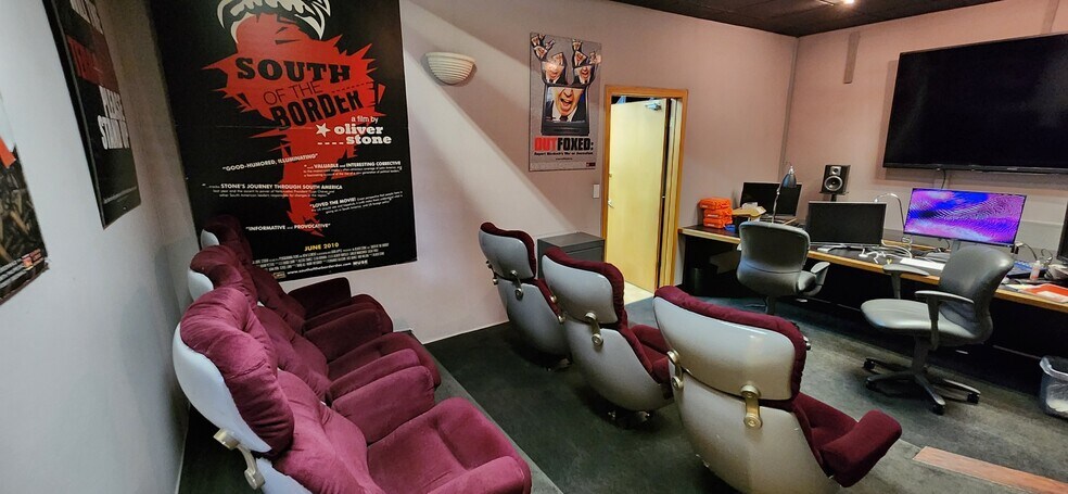 More Photos Of 120 S Victory Blvd, Burbank Loft Creative Space For Lease