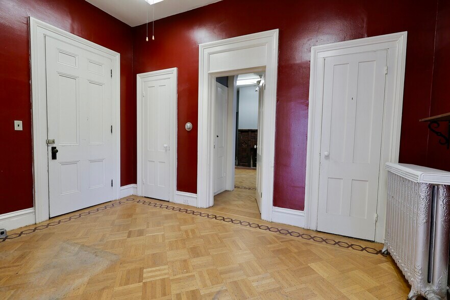 More Photos Of 72 Main St, Delhi Office Residential For Sale