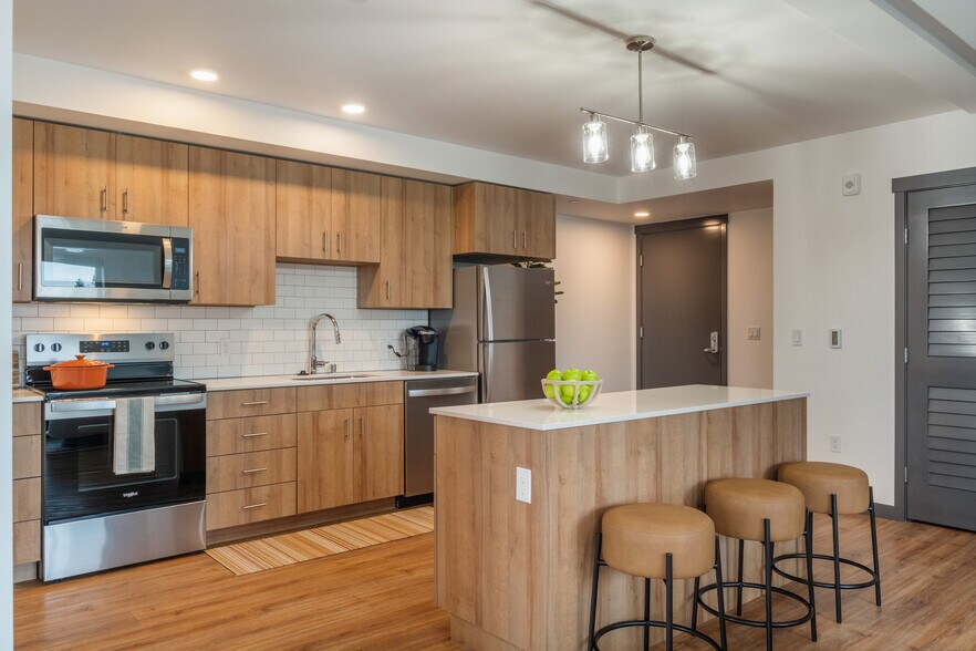 More Photos Of 1505 SW 107th St, Seattle Apartments For Lease