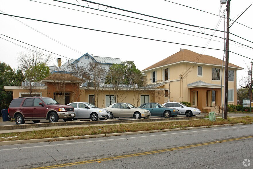 More Photos Of 2600 Mccullough Ave, San Antonio Office For Sale