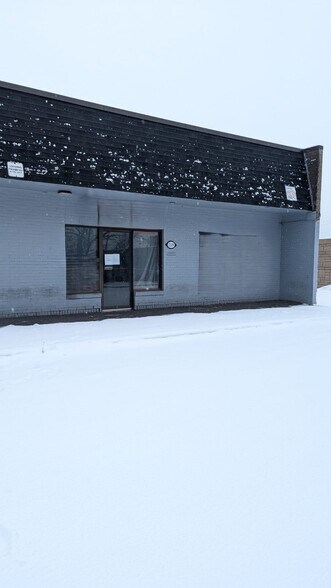More Photos Of 109 Lotherton Ptway, Toronto Storefront Retail Residential For Lease