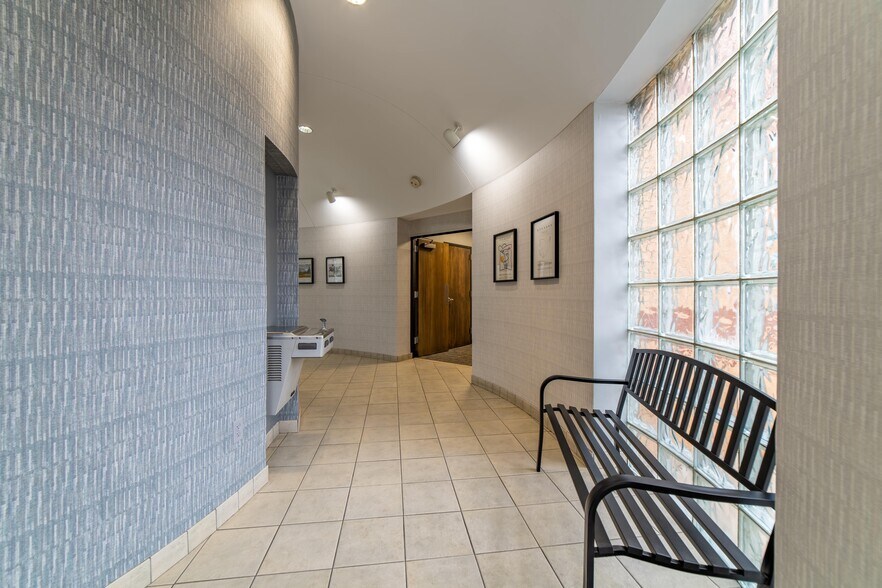 More Photos Of 100 Brevco Plz, Lake Saint Louis Medical For Lease