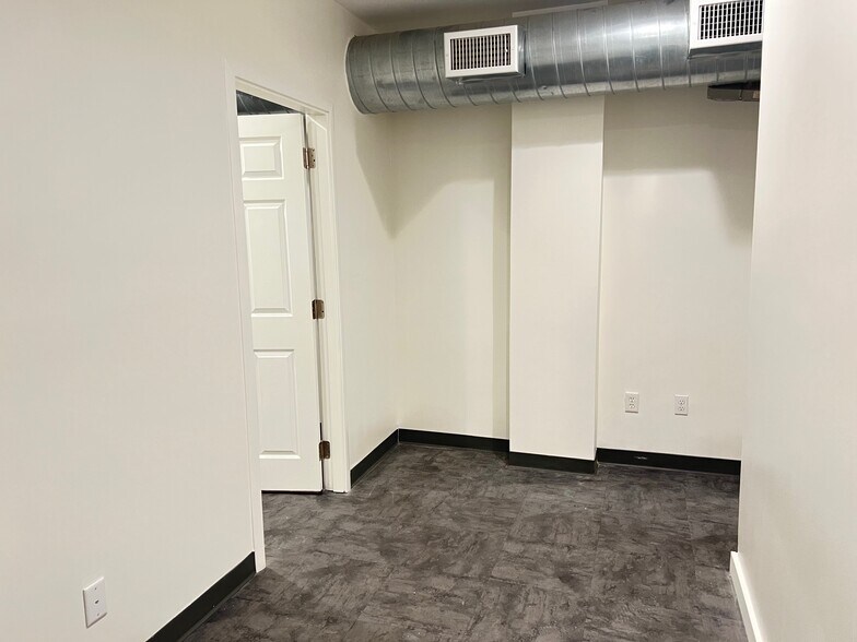 More Photos Of 1084-1088 S Fairfax Ave, Los Angeles Freestanding For Lease