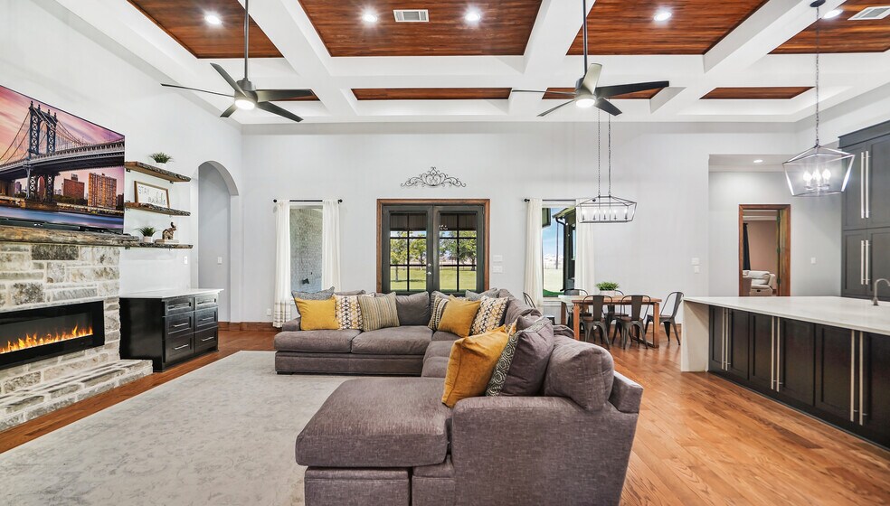 More Photos Of 10511 W Hidden Lake Ln, Richmond Specialty For Sale