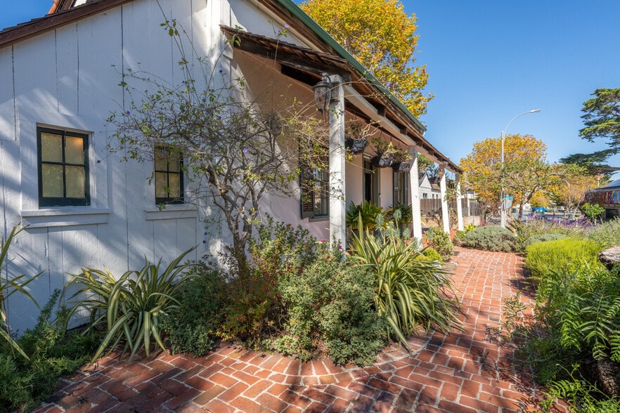 More Photos Of 502 Pierce St, Monterey Office For Sale