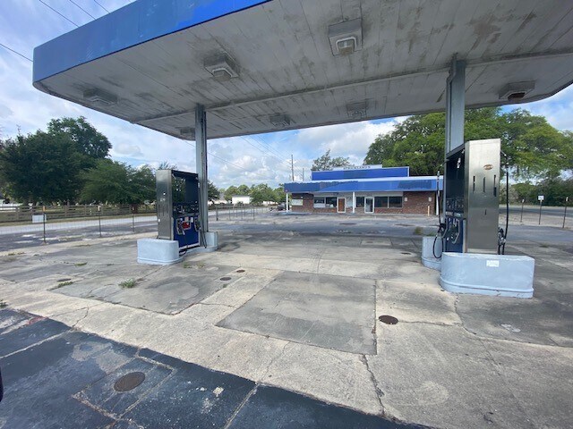 More Photos Of 6023 Kingsley Lake Dr, Starke Service Station For Sale