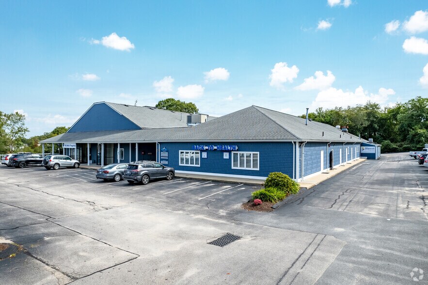 More Photos Of 140 Point Judith Rd, Narragansett Storefront Retail Office For Sale