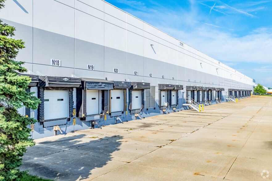 More Photos Of 1405 Worldwide Blvd, Hebron Warehouse For Lease