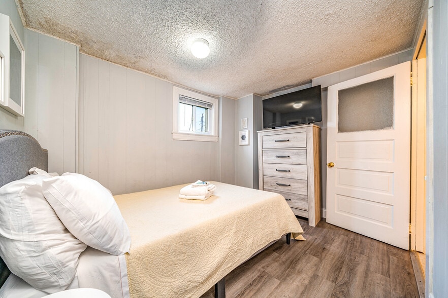 More Photos Of 617 E 8th St, Ocean City Hotel For Sale