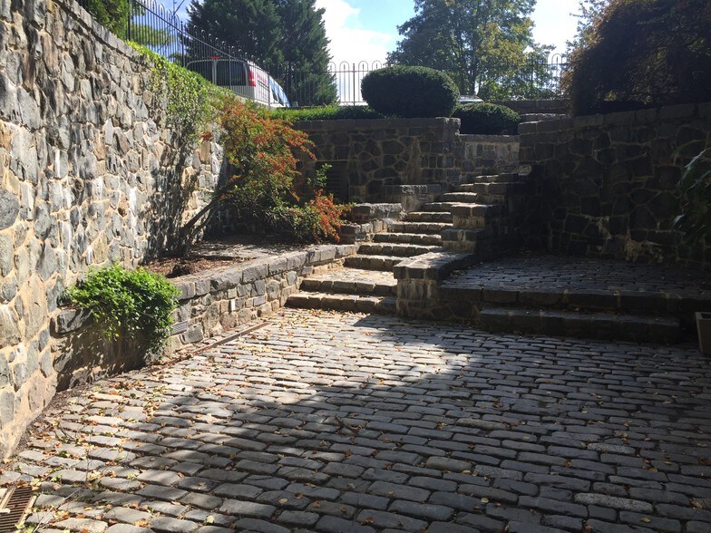 More Photos Of 3701 Kennett Pike, Greenville Medical For Lease