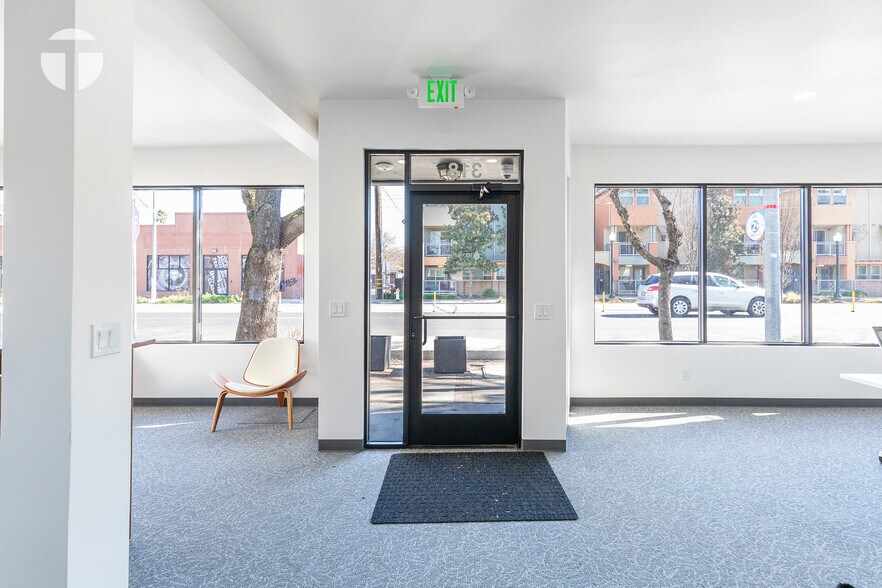 More Photos Of 318 12th St, Sacramento Storefront For Sale