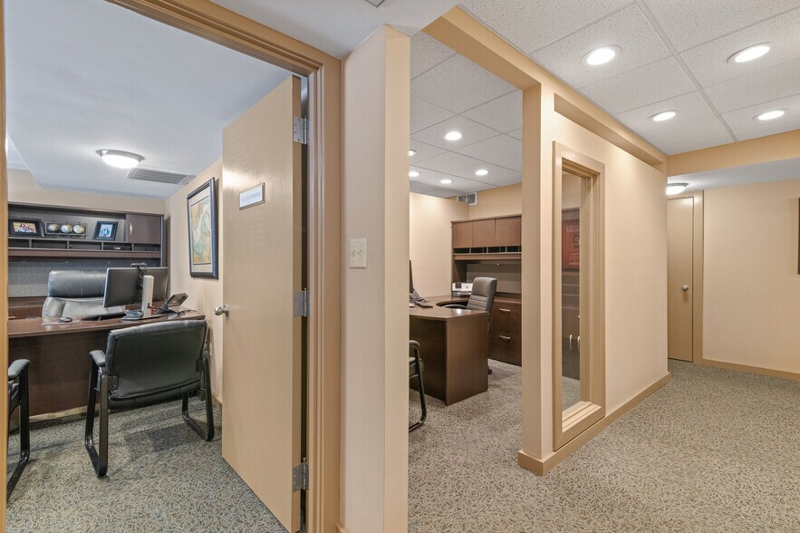 More Photos Of 1326 E Pembroke Ave, Hampton Office For Sale