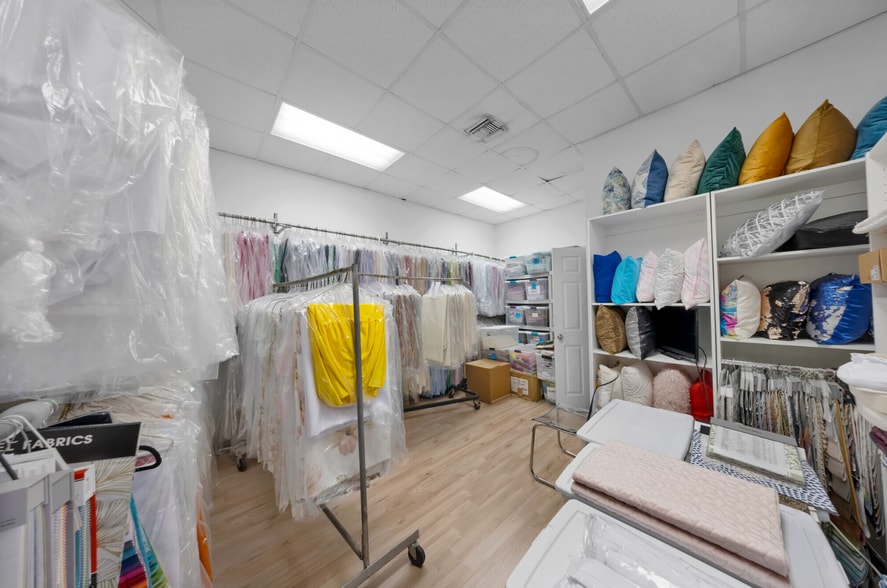 More Photos Of 2693 W 76th St, Hialeah Warehouse For Sale