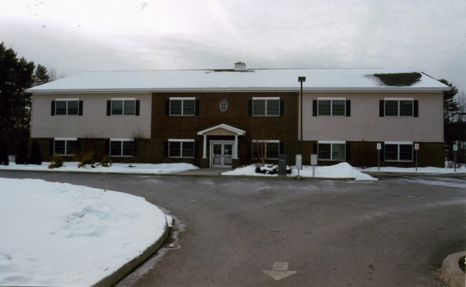 More Photos Of 375 Bay Rd, Queensbury Medical For Lease