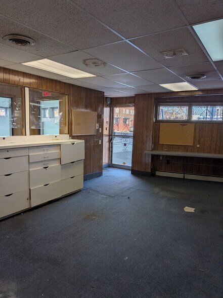 More Photos Of 7620-24 Ogontz ave, Philadelphia Office For Sale