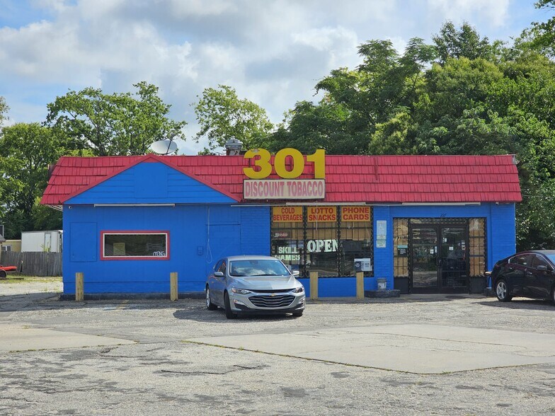 More Photos Of 227 S Eastern Blvd, Fayetteville Freestanding For Sale