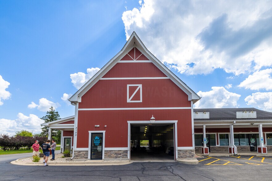 More Photos Of 3103 Il Route 176, Crystal Lake Storefront For Sale