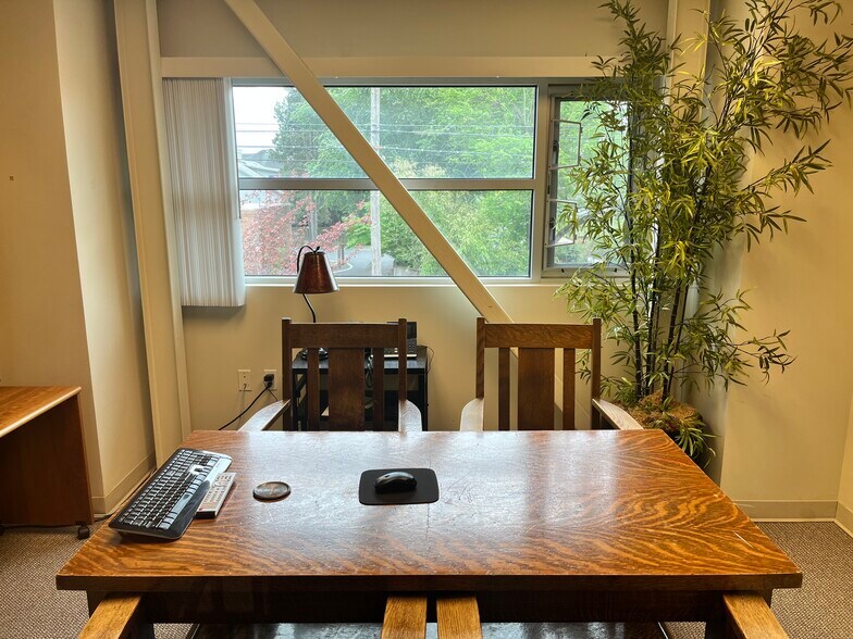 More Photos Of 3829-3843 NE Tillamook St, Portland Office For Lease