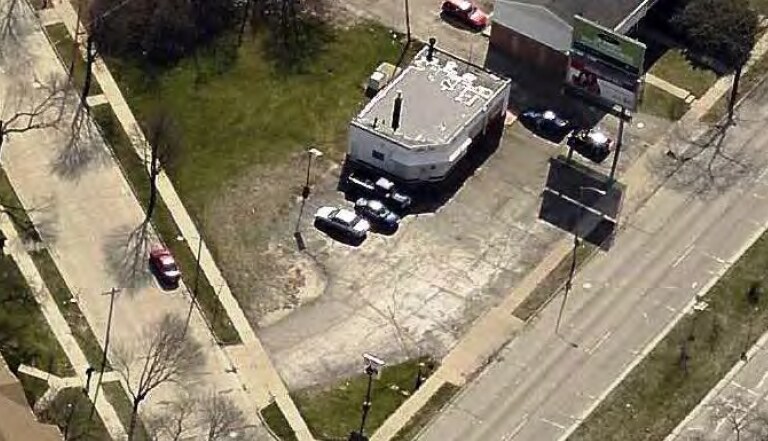 More Photos Of 8822 W Appleton Ave, Milwaukee Auto Repair For Sale