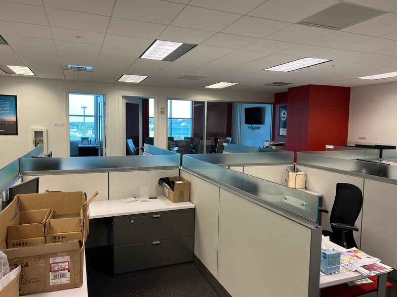 More Photos Of 999 Vanderbilt Beach Rd, Naples Office For Lease