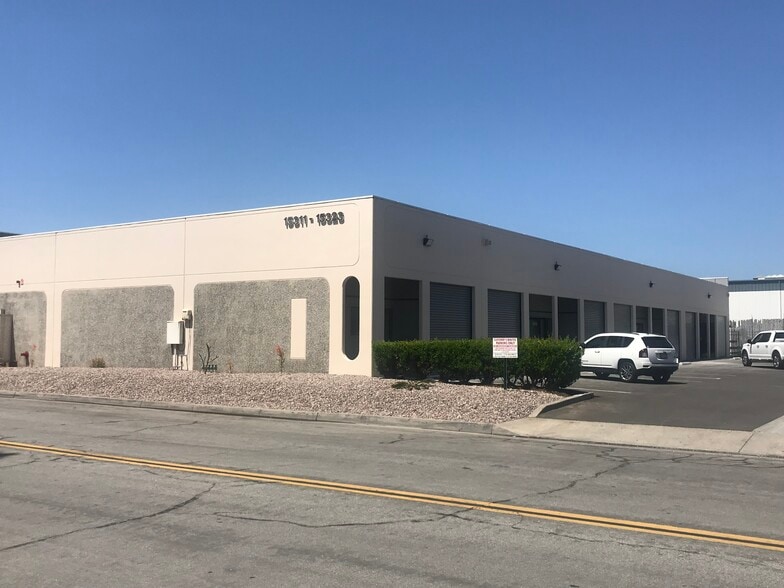 More Photos Of 15311-15323 Pipeline Ln, Huntington Beach Manufacturing For Lease