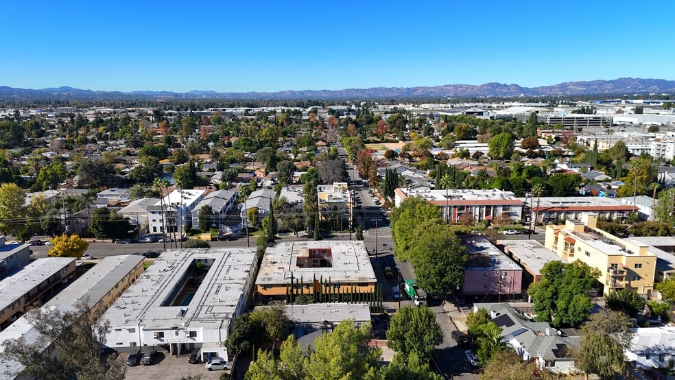 More Photos Of 7454 Haskell Ave, Van Nuys Apartments For Sale