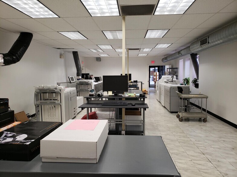 More Photos Of 2239 Banksville Rd, Pittsburgh Office For Lease