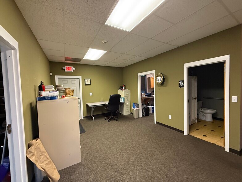 More Photos Of 99 Grove Park Ln, Woodstock Loft Creative Space For Sale