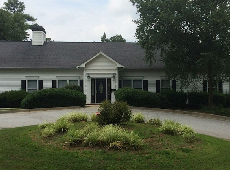 More Photos Of 2084 McGee Rd, Snellville Swimming Pool For Sale