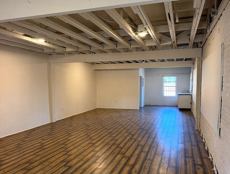 More Photos Of 118 W 36th St, Los Angeles Flex For Lease