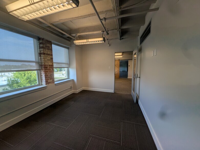 More Photos Of 219 N Main St, Bryan Office For Lease