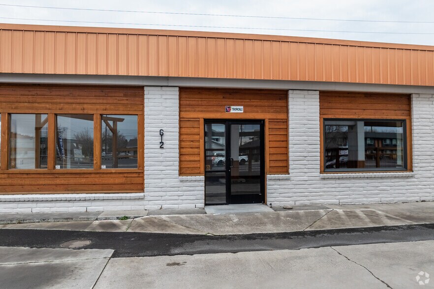 More Photos Of 612 SW 5th St, Redmond General Retail For Lease