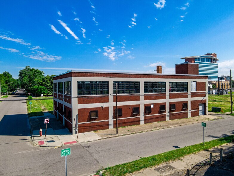 2600 Cochrane St, Detroit, MI 48216 Warehouse For Sale