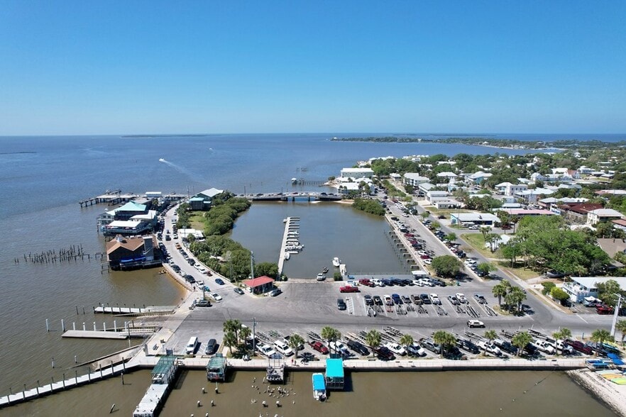 More Photos Of 450 Dock St, Cedar Key Freestanding For Sale
